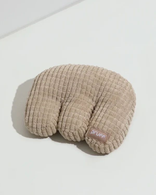 Pluche hondenspeeltje met pieper in lettervorm