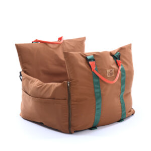 luxe honden autostoel bruin Dogs&Co ROYAL+ veilig en comfortabel reizen hond